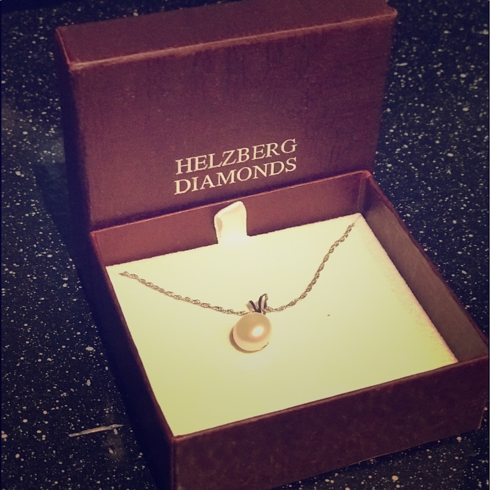 Helzberg Pearl Necklace🎉💕
